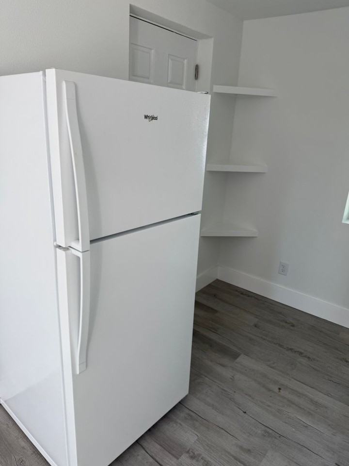 111 Truxton Ave #A - Photo 4 of 11