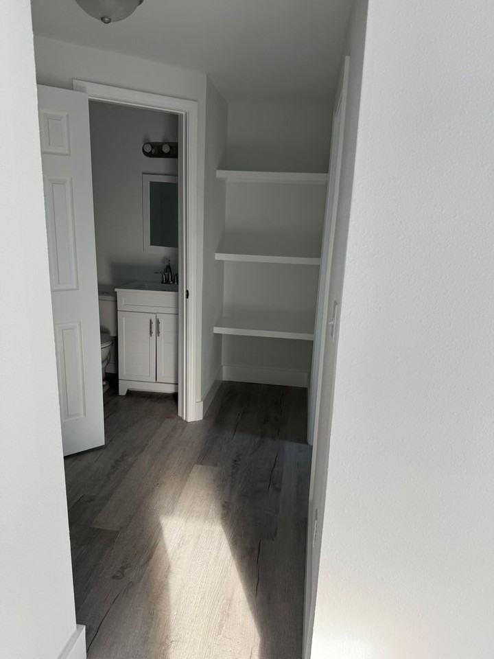 111 Truxton Ave #A - Photo 5 of 11