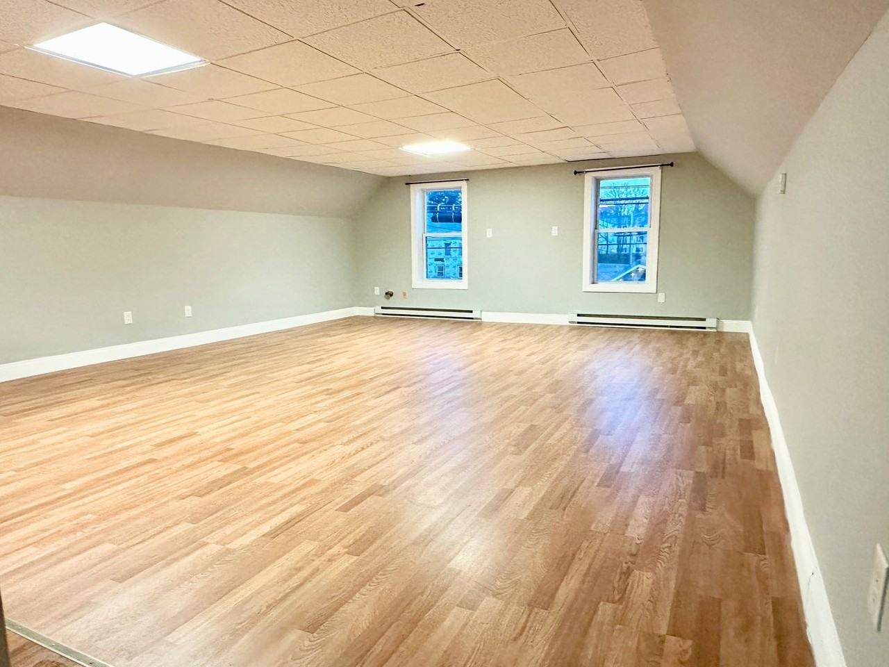 669 Forest Ave - Photo 4 of 20