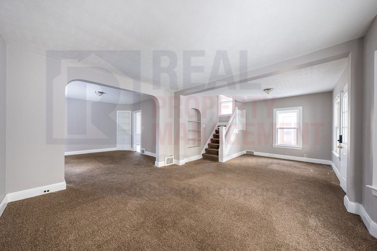 8107 Goodman Ave - Photo 3 of 14