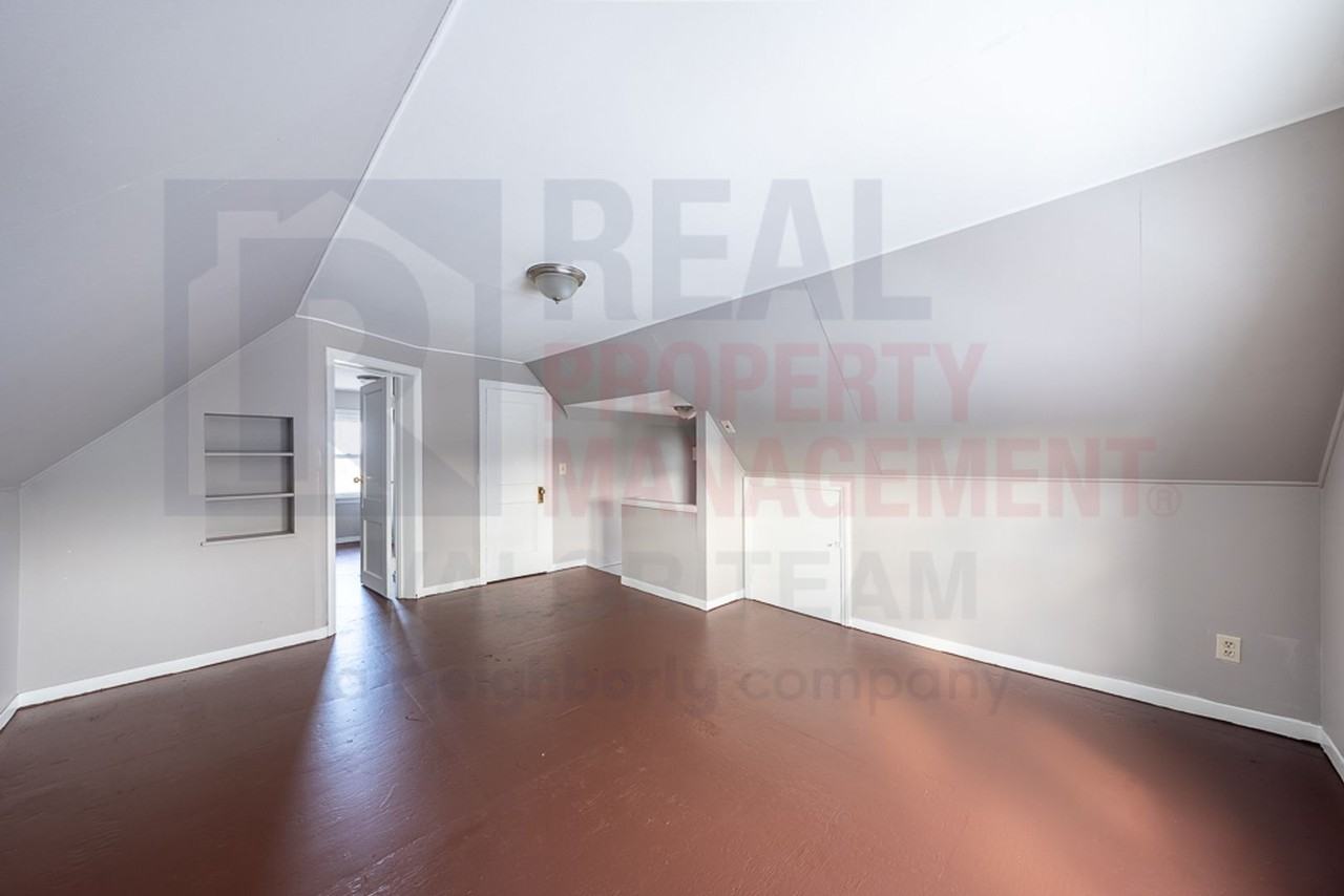 8107 Goodman Ave - Photo 4 of 14