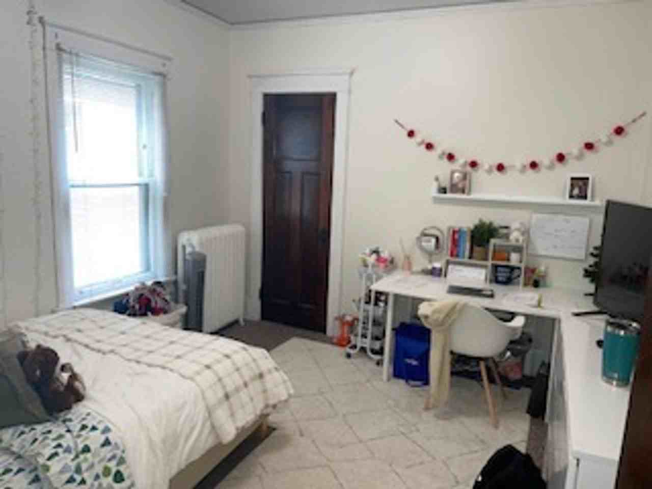 3021 N Maryland Ave - Photo 3 of 16