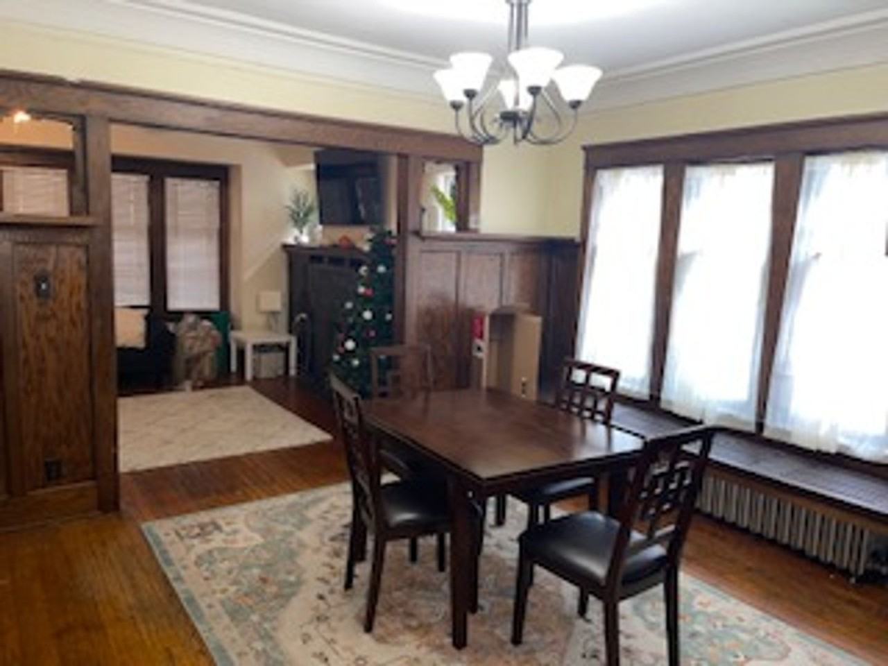 3021 N Maryland Ave - Photo 2 of 16