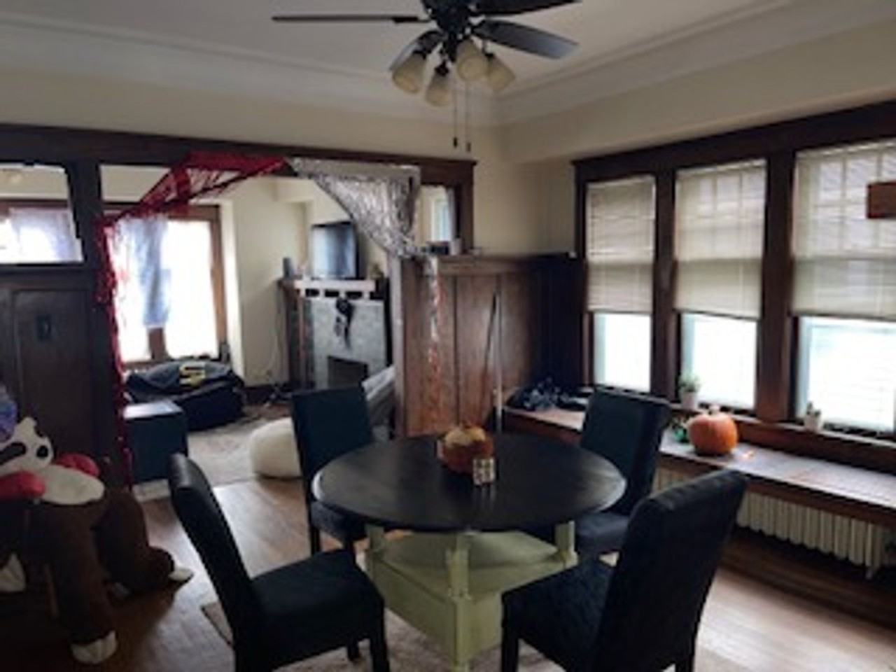 3023 N Maryland Ave - Photo 3 of 11