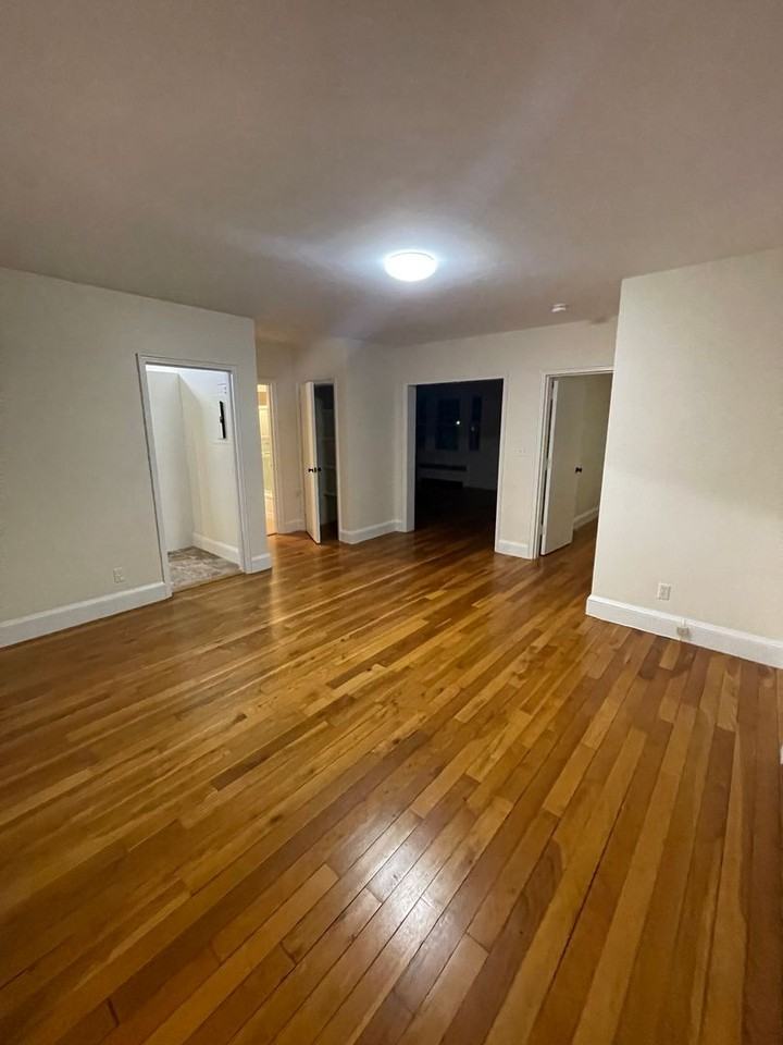 544 Belmont St - Photo 5 of 14