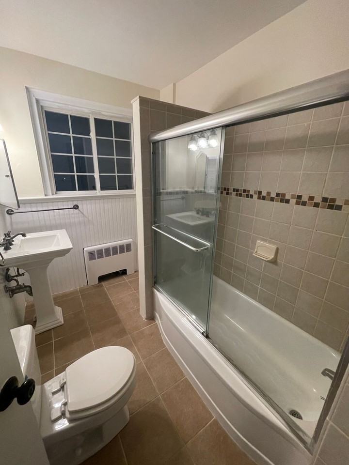 544 Belmont St - Photo 7 of 14