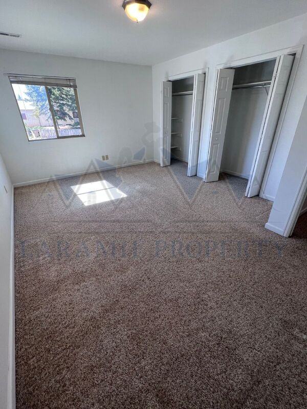 657 N 14th St #D - Photo 7 of 10