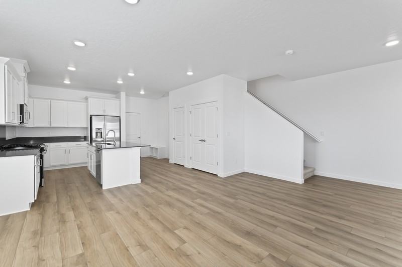 4249 W Flint Dr - Photo 3 of 36