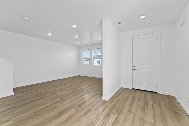 4249 W Flint Dr - Photo 4 of 36