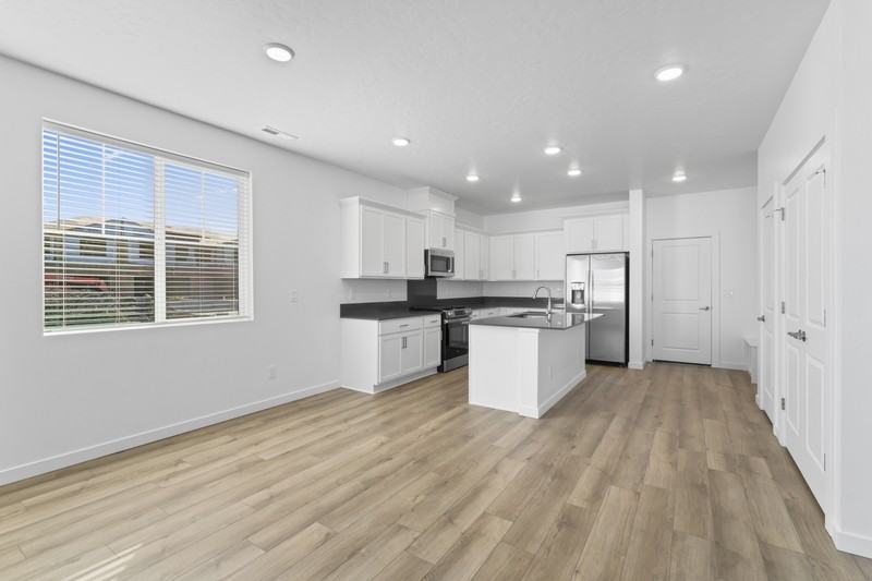 4249 W Flint Dr - Photo 5 of 36