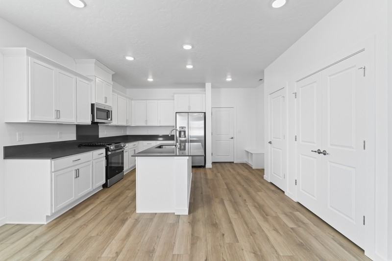 4249 W Flint Dr - Photo 6 of 36