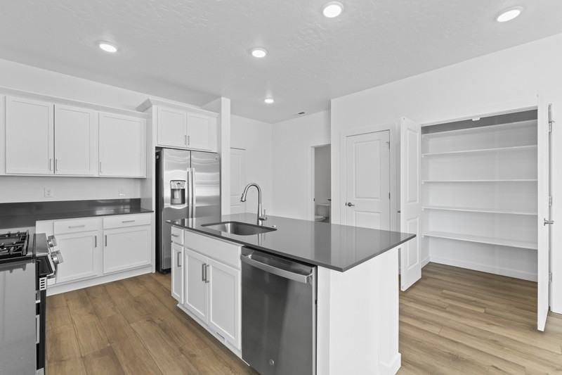 4249 W Flint Dr - Photo 7 of 36