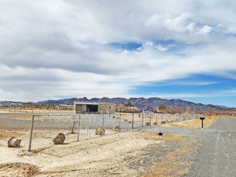 3161 Scott Ave - Photo 3 of 22