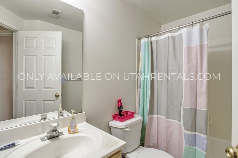 455 Belmont Pl #164-2 - Photo 6 of 23