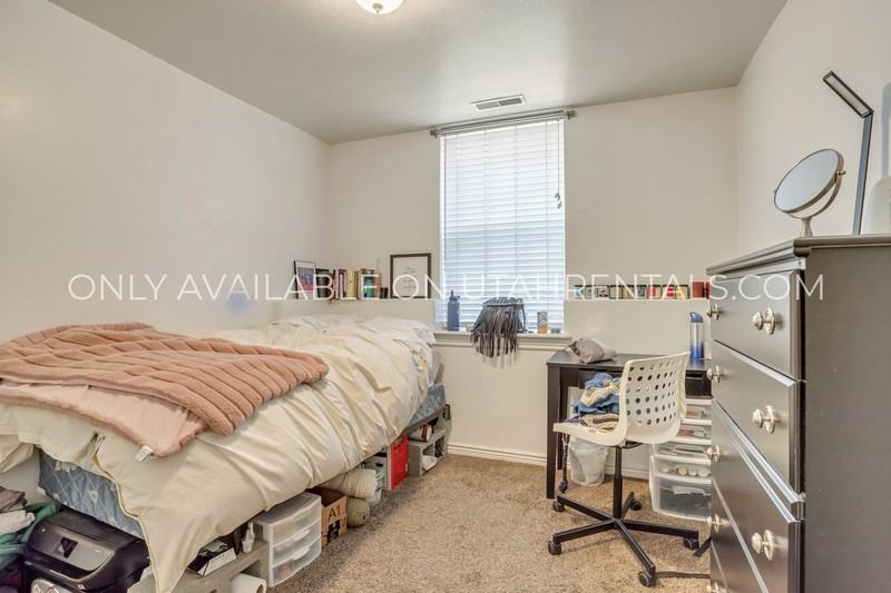 455 Belmont Pl #164-2 - Photo 5 of 23