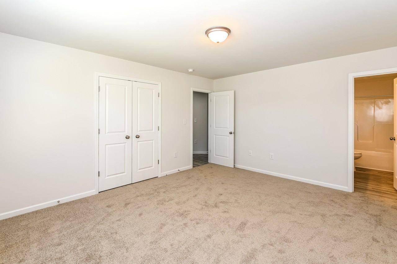 5617 Phillips St - Photo 7 of 14