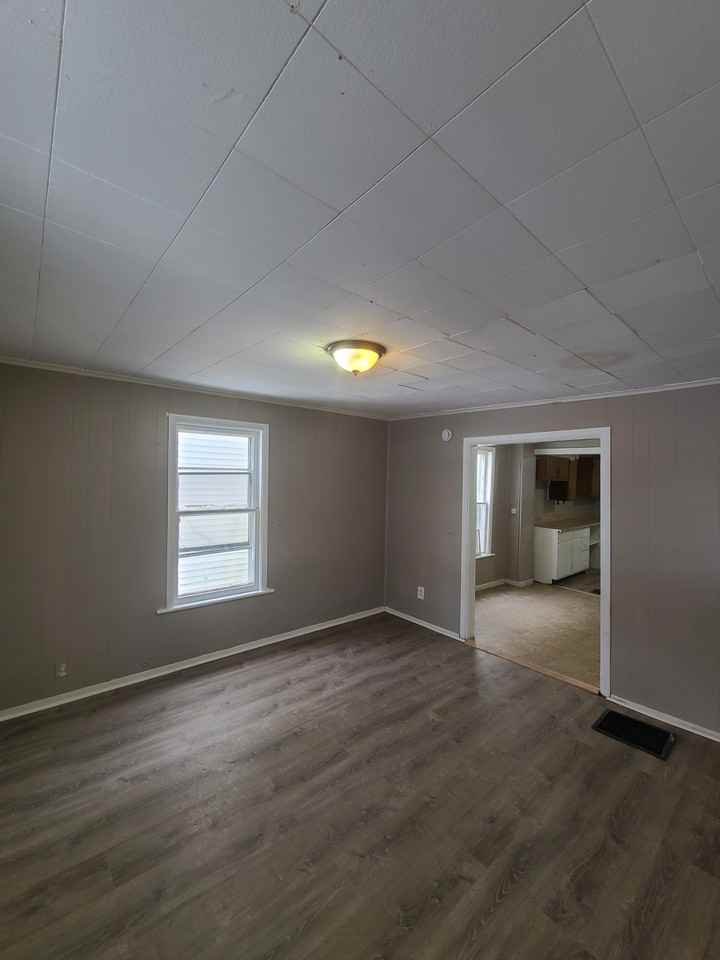 243 Saratoga Ave - Photo 3 of 19