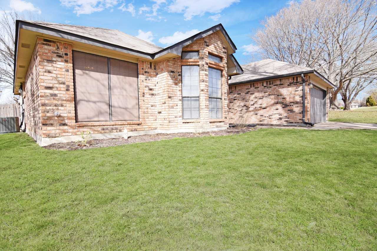 2304 Skipcha Dr - Photo 3 of 22