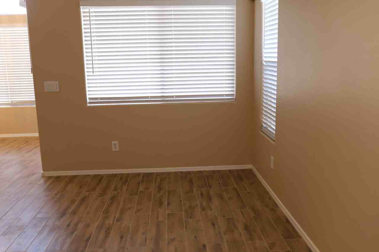 2925 S 93rd Pl - Photo 4 of 29
