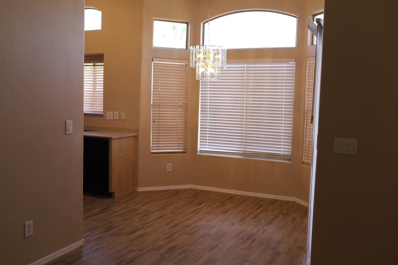 2925 S 93rd Pl - Photo 7 of 29