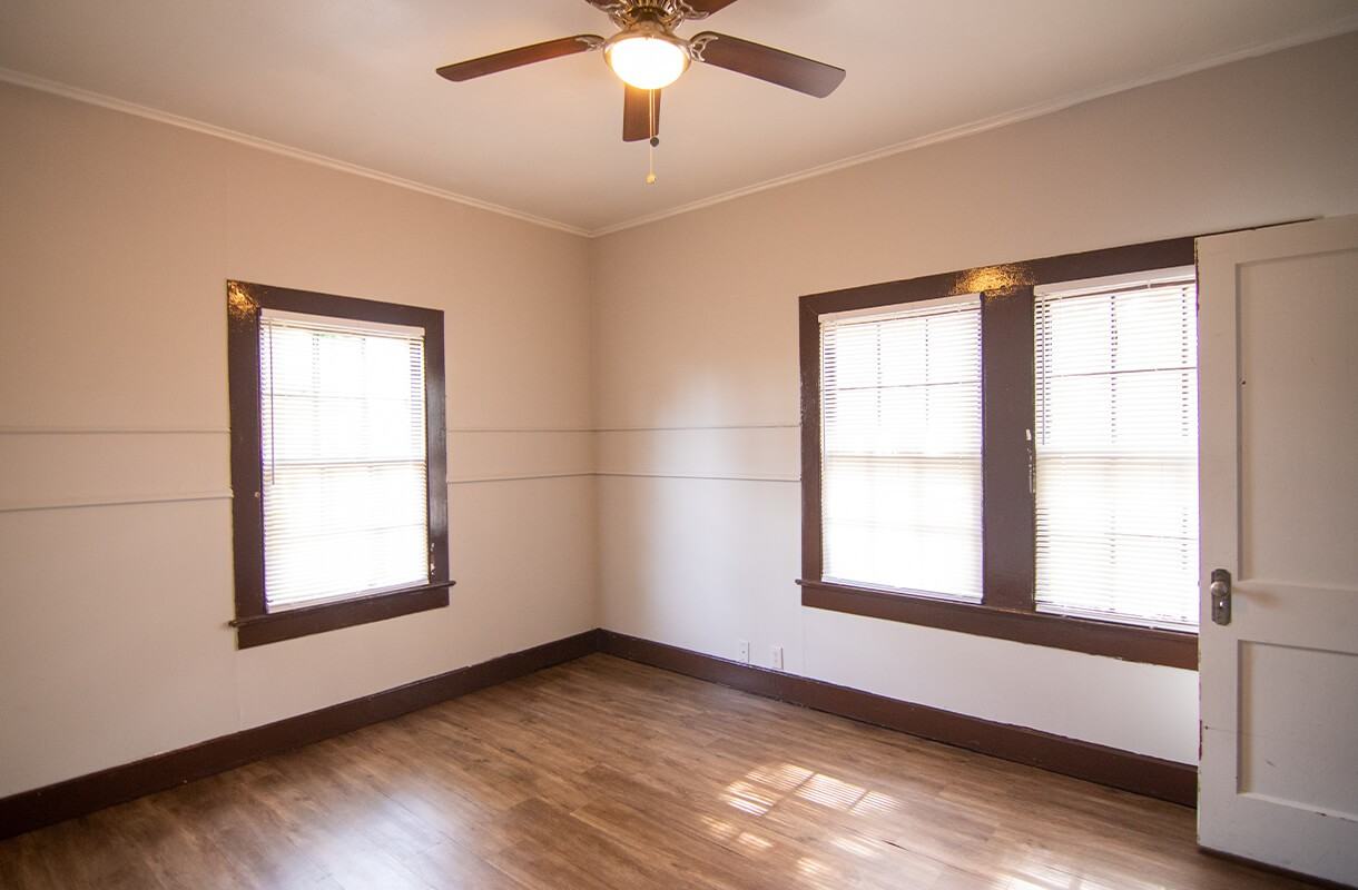 2205 Stanton Street - Photo 5 of 15