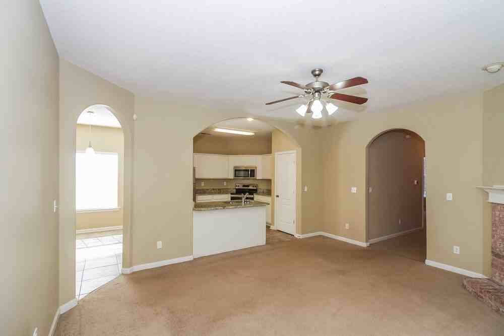 1498 Lawson Dr - Photo 5 of 17