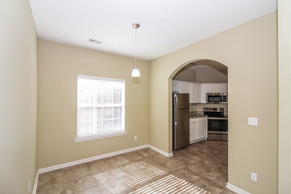 1498 Lawson Dr - Photo 6 of 17