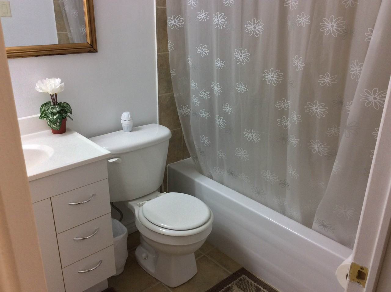 62 Sparta Drive - Photo 3 of 9