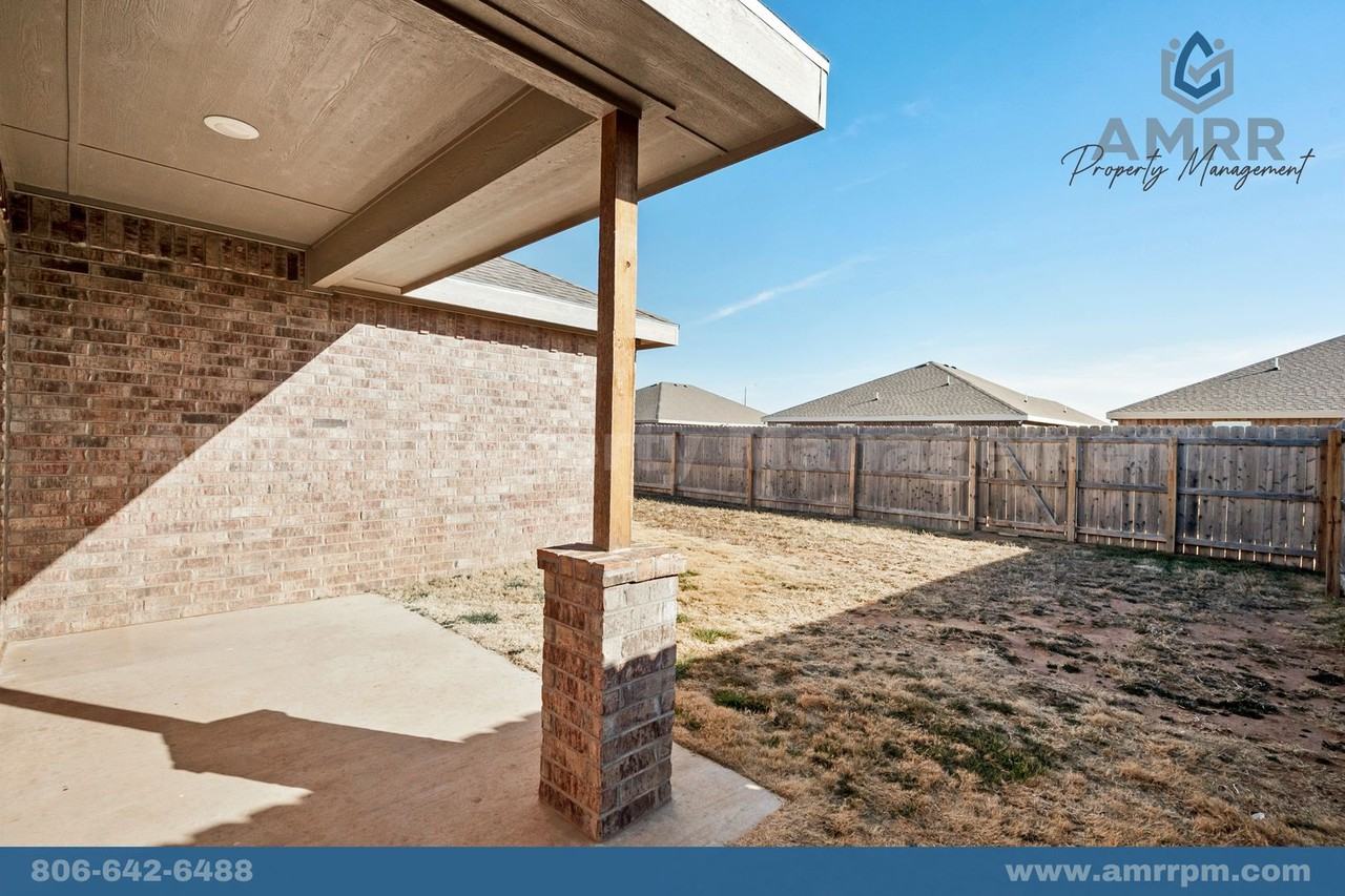 8419 10th Pl - Photo 2 of 28