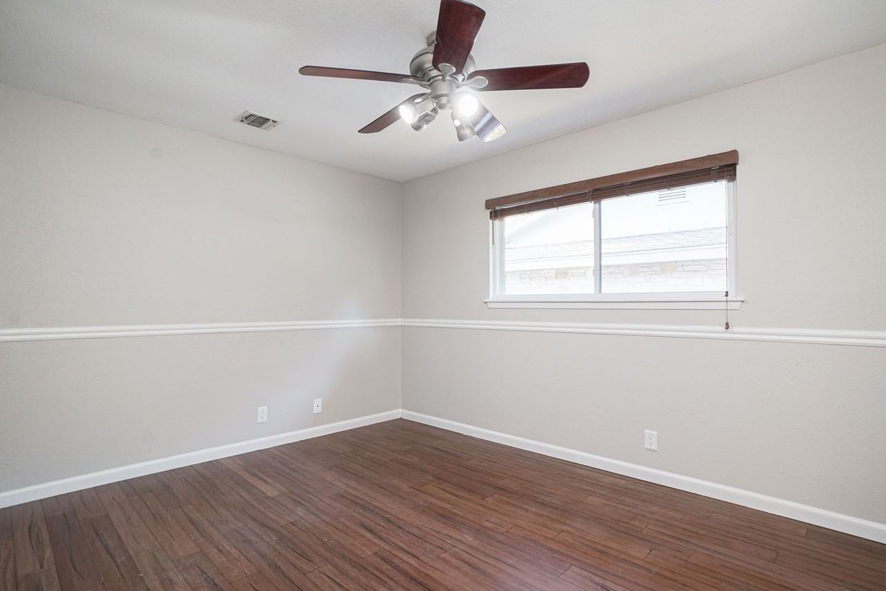 14134 Oakland Mills St - Photo 2 of 15