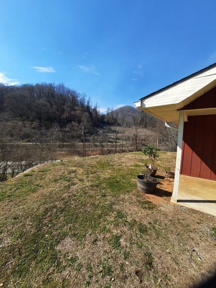 402 E Sylva Cir - Photo 2 of 13