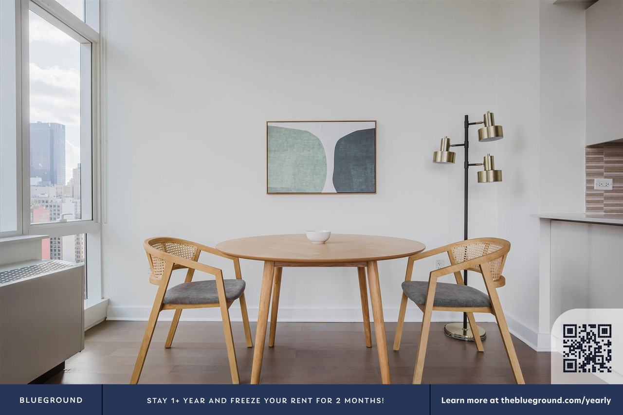 450 West 42nd Street - Photo 7 of 35