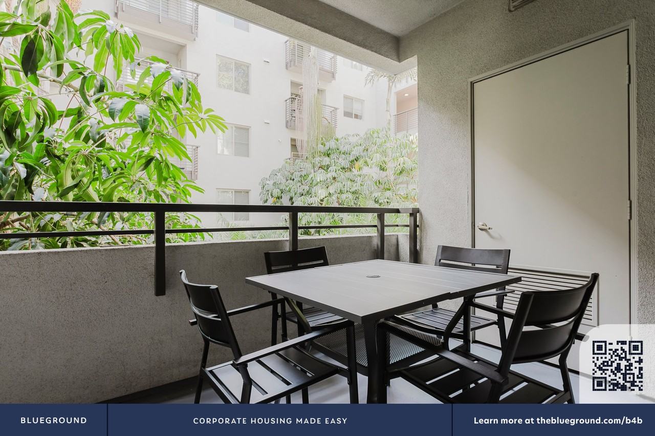 1724 N Highland Ave #1311 - Photo 6 of 38