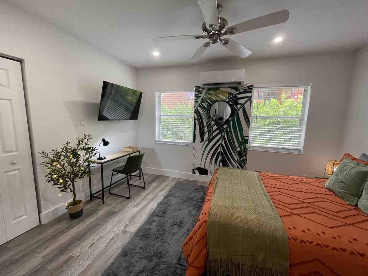 522 Northwest 11th Avenue #1056491P - Photo 5 of 16