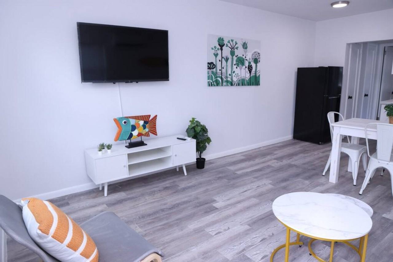 1109 Sw 37th Ave #1056520P - Photo 2 of 9