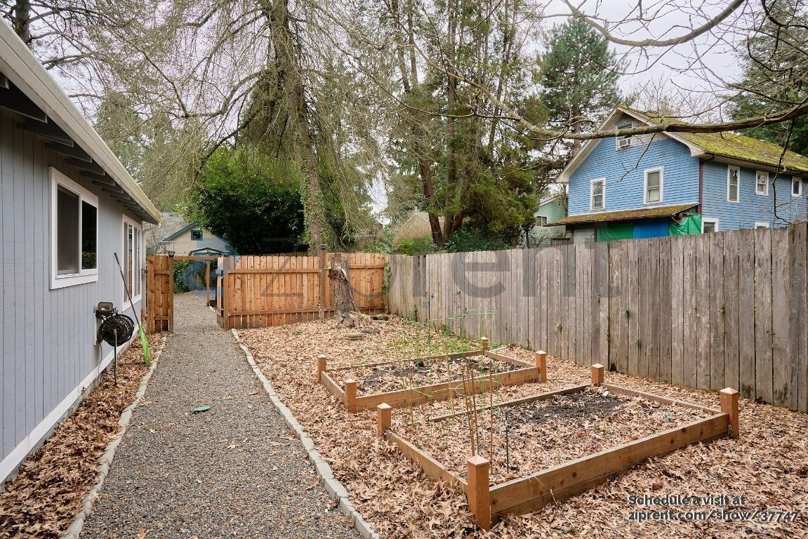 9210 Sw 28th Ave #A - Photo 4 of 23