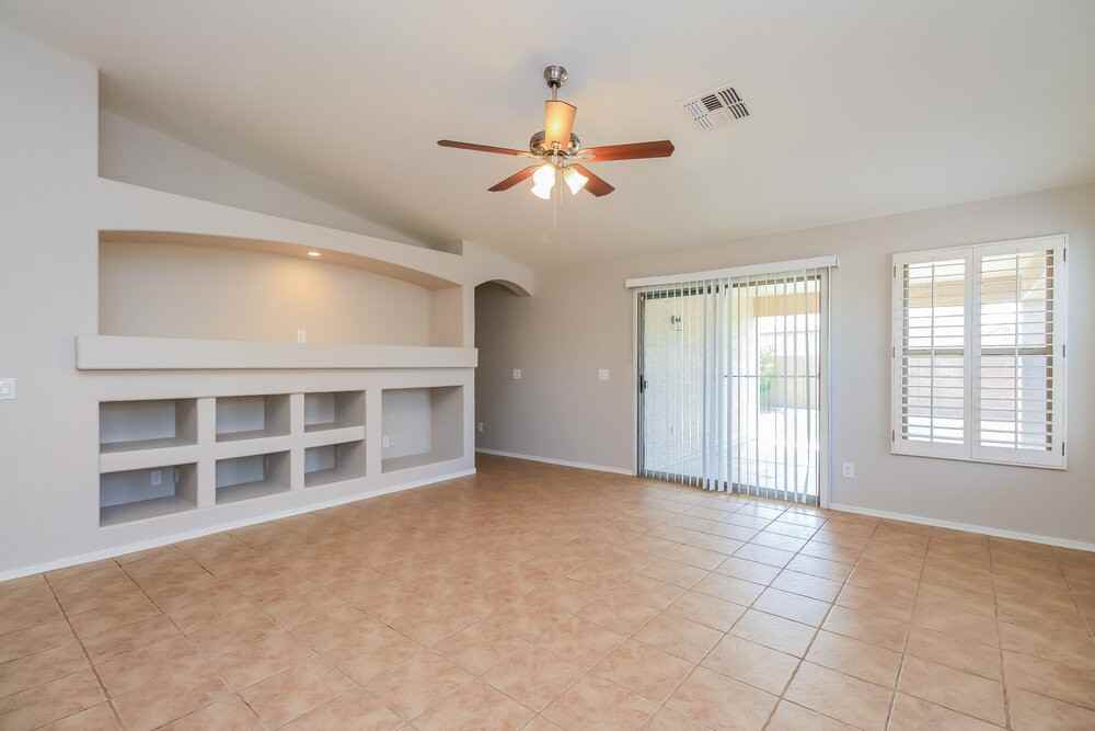 23410 S 221st St - Photo 4 of 16