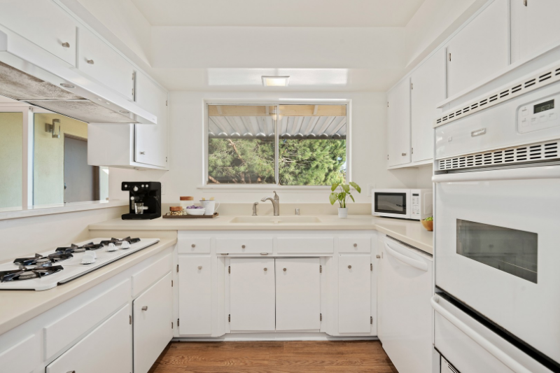 714 Surf View Dr - Photo 2 of 19