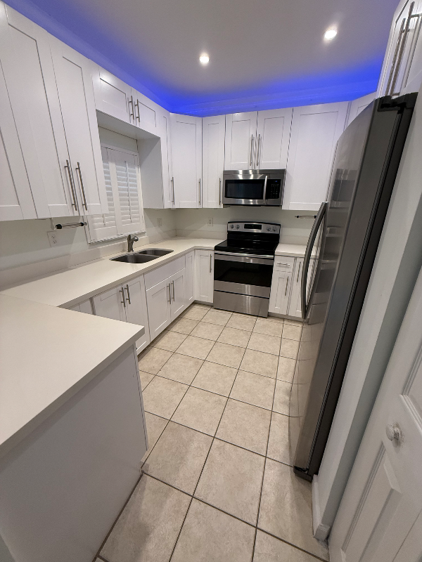 2415 Northeast 42nd Avenue - Photo 2 of 20