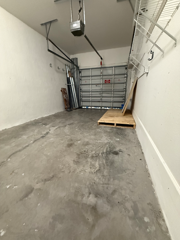 2415 Northeast 42nd Avenue - Photo 4 of 20