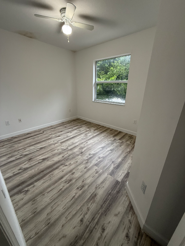 2415 Northeast 42nd Avenue - Photo 6 of 20