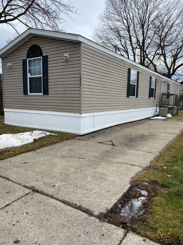 1840 Collins Ct - Photo 2 of 12