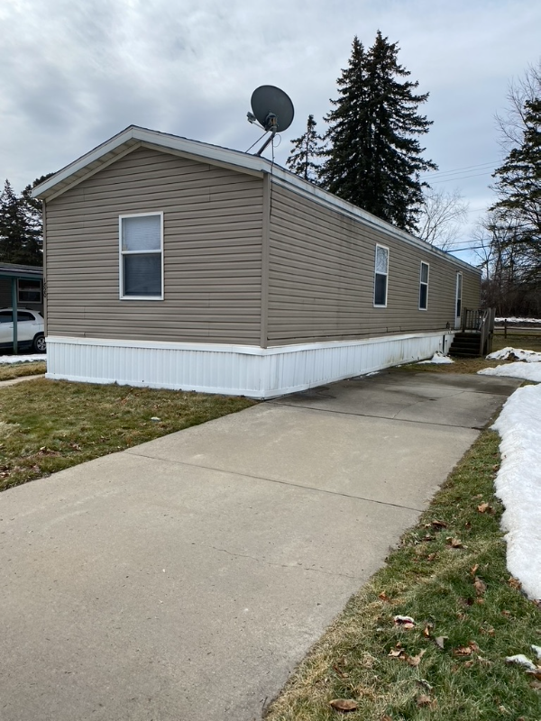 1820 Collins Ct - Photo 2 of 14