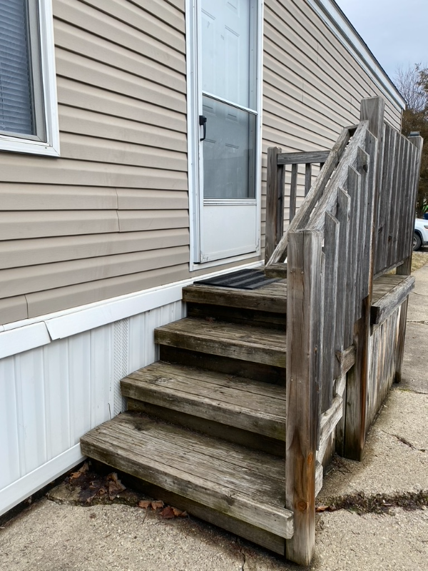 1820 Collins Ct - Photo 3 of 14