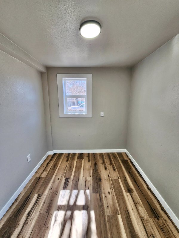 1001 E 2nd St - Photo 6 of 8