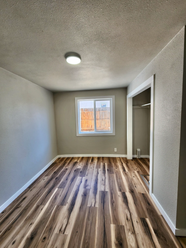 1001 E 2nd St - Photo 7 of 8