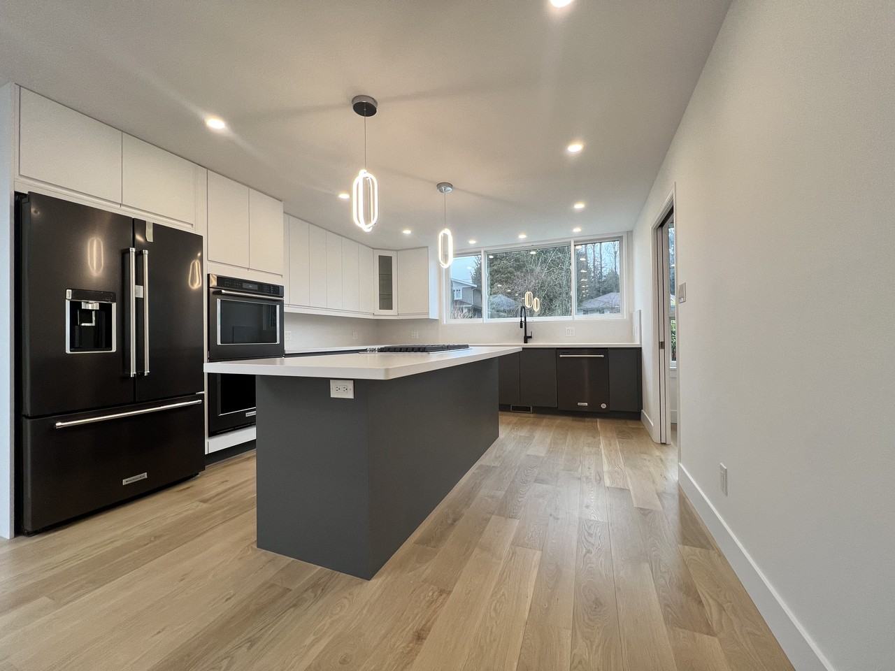 2210 Inglewood Avenue - Photo 3 of 16