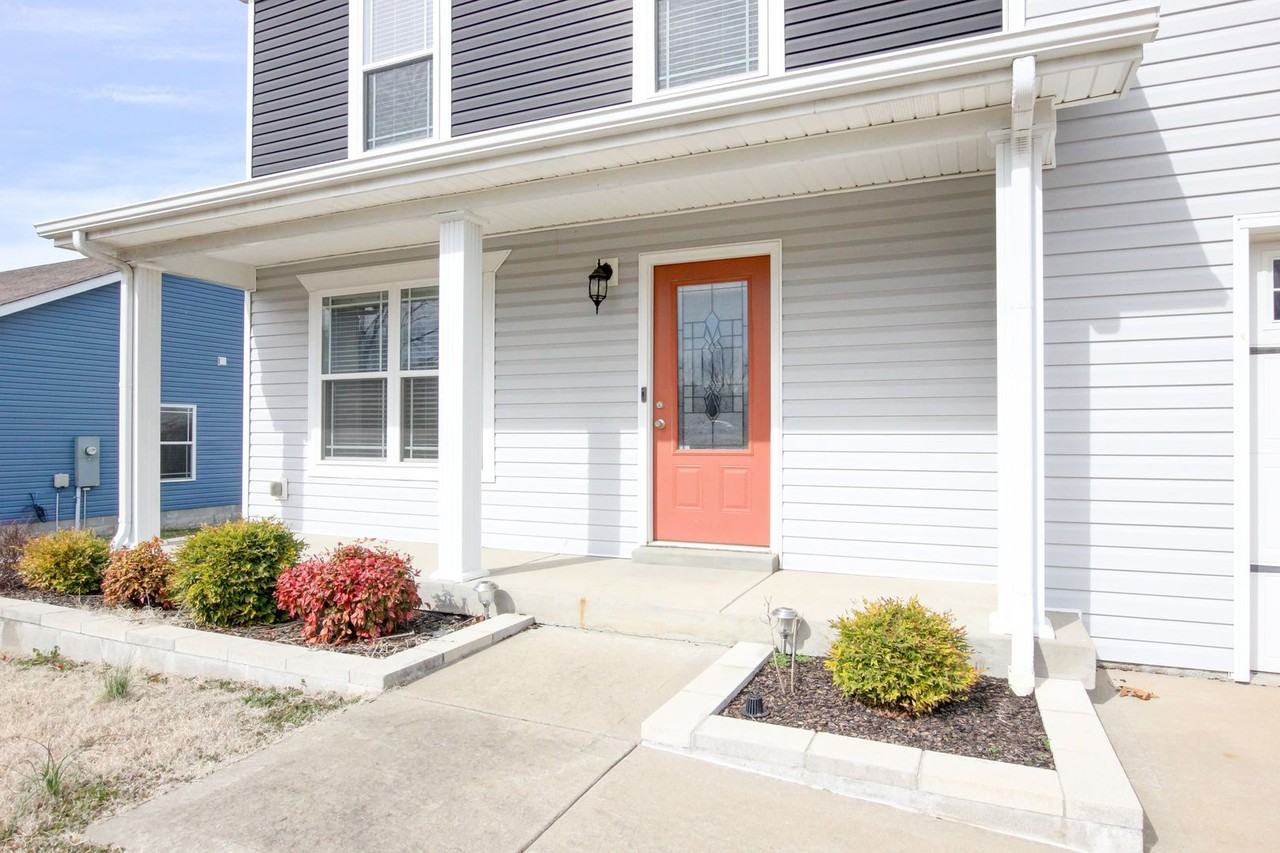 505 Tracy Ln - Photo 2 of 50