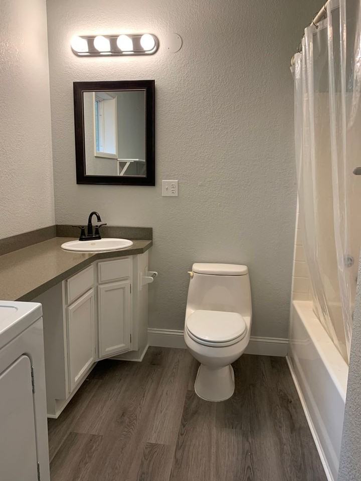 535 Lower Rio Vista St - Photo 3 of 8