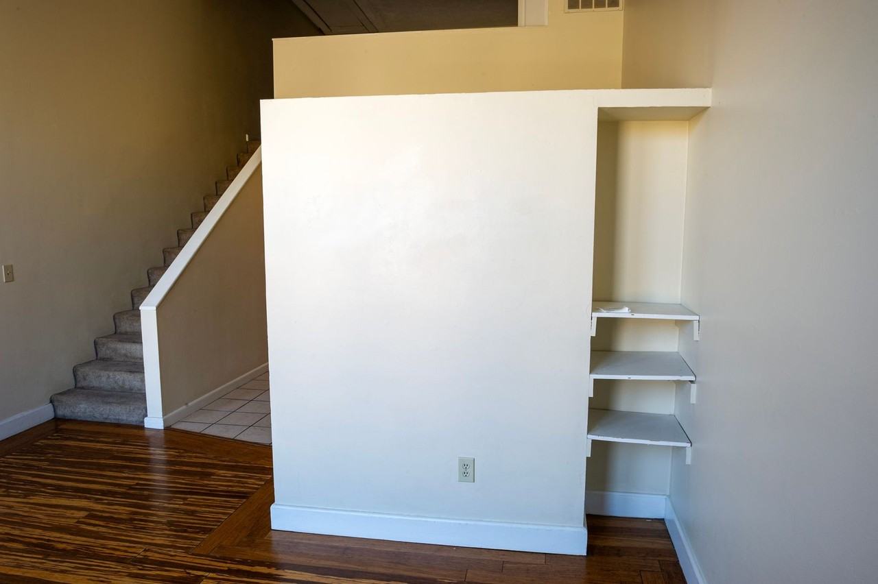 204 N Walnut St - Photo 3 of 33